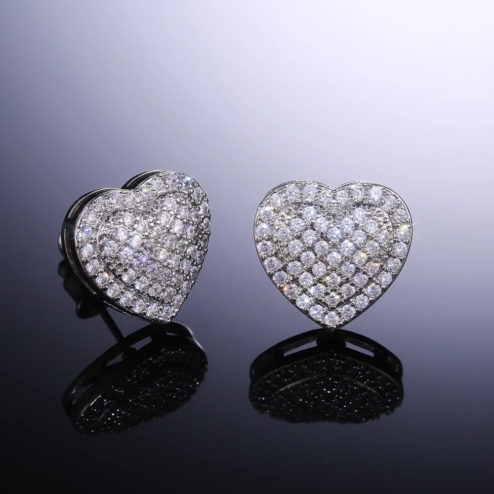 🤍Love silver diamond stud earrings - Picture 3 of 3